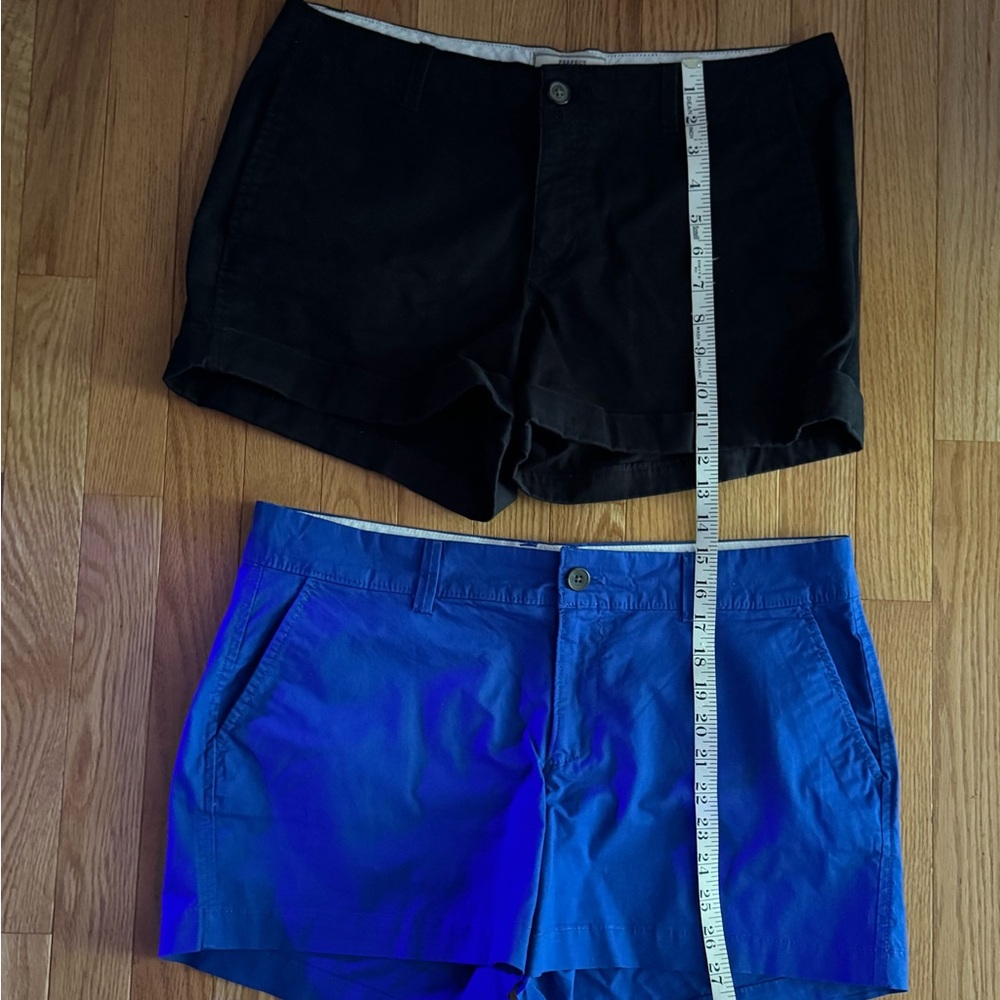 Old Navy shorts 2 pair black/cuffs and blue size 10 97% cotton 3% spandex - Picture 5 of 7
